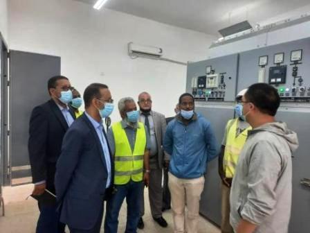 المدير العام ل"SOMELEC"يواكب استعدادات إعادة تشغيل المولد الرئيسي للكهرباء بنواذيبو