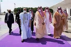 الغزواني يصل مدينة جدة، ومنها إلى مكة لأداء العمرة